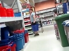 shoping upskirt no panties