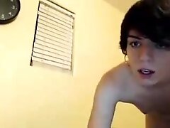 Femboy Soaks his Macbook