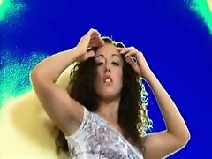 Hot Ricki White in double penetration