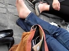 [EXCLUSIVE] Candid French Exhibition of Hose Under Jeans Feet