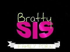 Stepsisters New Vibrator - S21:E11 - Brattysis