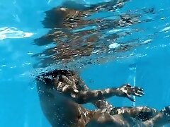 Smoking Hot Hungarian Bonnie Chick Swimming